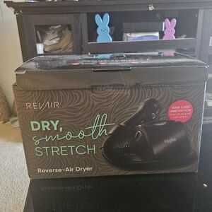 Revlair Dry Smooth Stretch Reverse-Air Dryer in Black